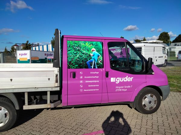 Beschriftung einer Pritsche einfallsgeist Werbeagentur